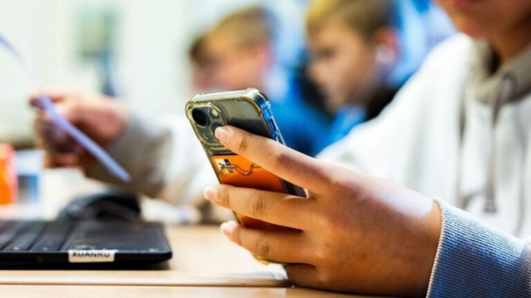 668db14236db2608140de02c_Telas escolas 1920x1080-p-1080