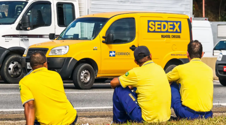 {890AA478-7CF3-4E61-92FB-129377974243}