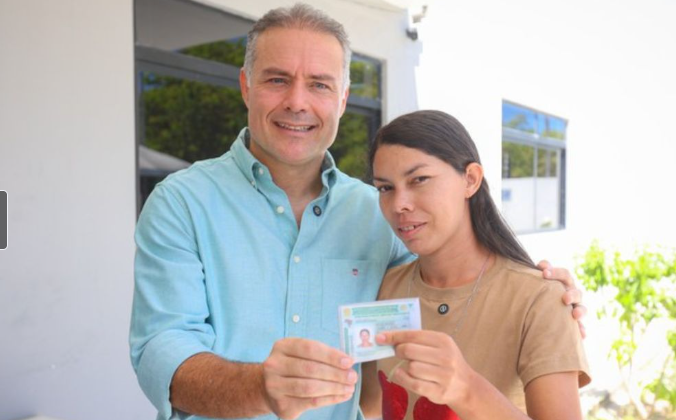 {8DE9318F-87CD-4268-A061-465AC540F317}