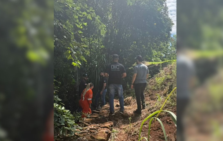 {0E237C4F-19A7-48A5-BDD8-AD67F18CFCB9}