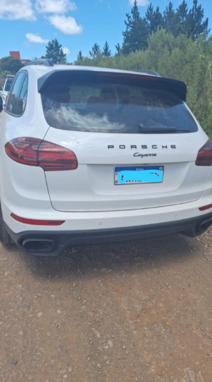 {3DA1C042-1769-4569-A19C-11326E5B0E21}