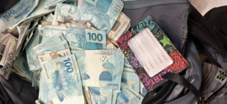 {9DE136EA-A0DF-4A22-B4D9-718EF077BFDF}