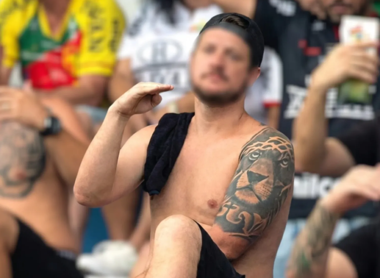 {C74550F6-A09A-45A3-BC77-2B63BAFBE327}