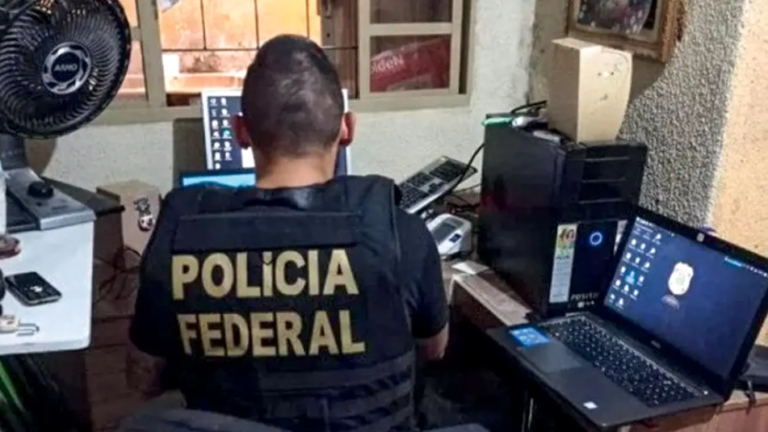 {F32281AA-4618-4634-9CA6-6148F7CE82BE}