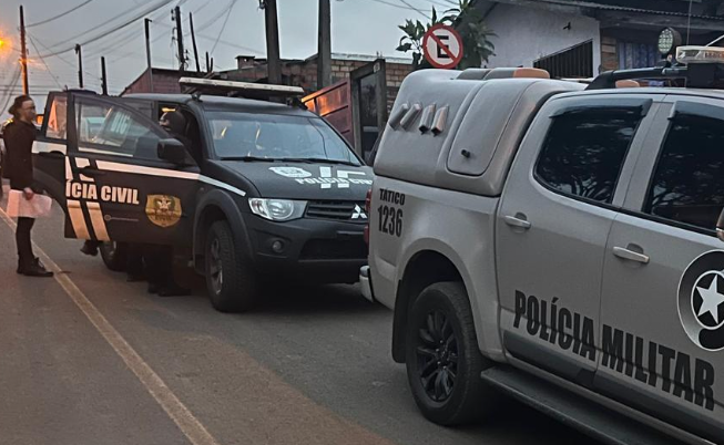 {2007F330-729C-4CB9-98B6-D60718C7F872}