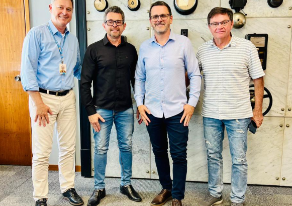 {5635E49A-71E4-4A4E-9748-8B0AF28BF472}