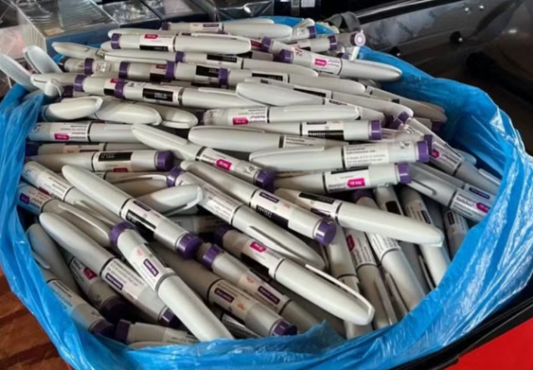 {65C1E4B5-A28D-424C-AF62-C70335981D66}