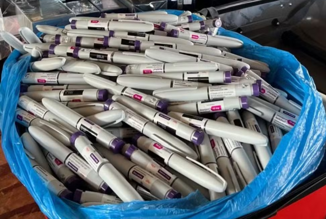 {65C1E4B5-A28D-424C-AF62-C70335981D66}