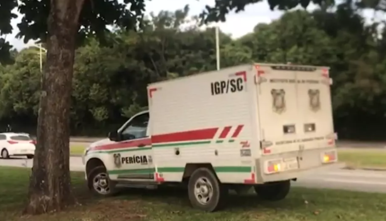 {AAC54630-C00F-4D71-8C07-4DBEAAF31BAC}