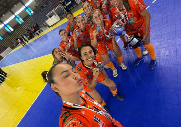 {DCE1561D-5CF3-46E7-9643-48185567228B}