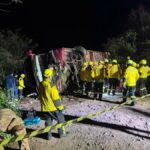 ÔNIBUS CAI EM RIBANCEIRA E DEIXA TRÊS MORTOS NA SC-492, NO OESTE DE SC.Um grave acidente foi reg
